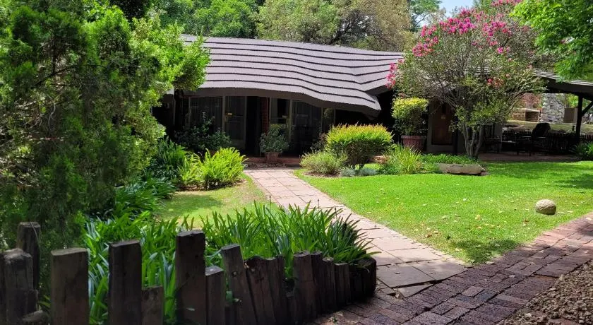 Riverbush Lodge Guesthouse - Image 1
