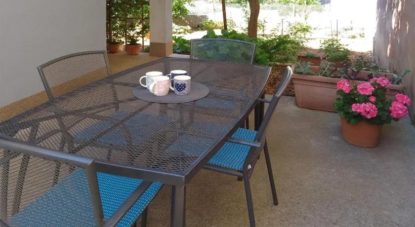 3 Bedroom Beautiful Home In Veli Iz - Image 1