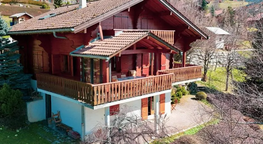 Chalet jusqu’à 16 pers. à Bernex, animaux admis - Image 1