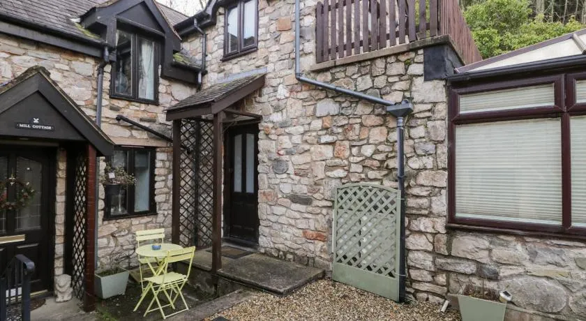 Ivy Cottage - Image 1