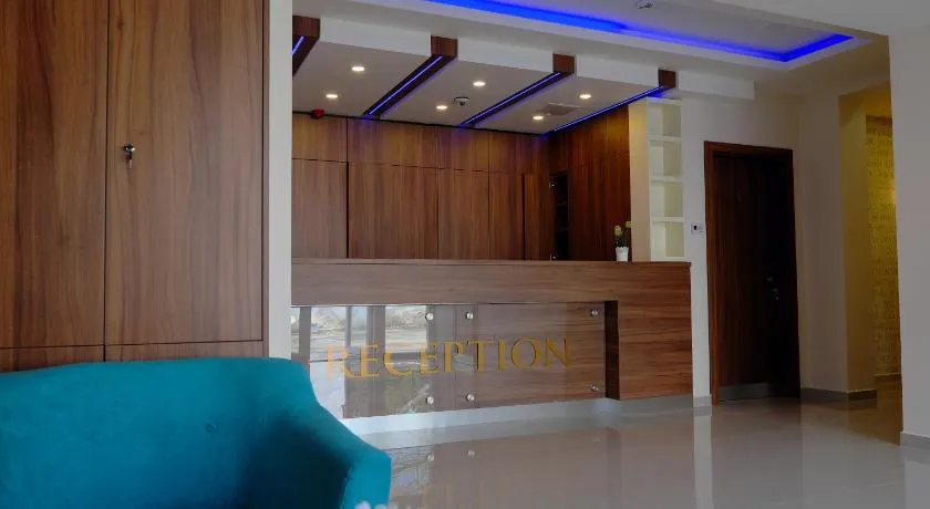 Vácz Hotel - Image 1