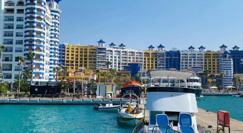 PORTO MARINA TOWERS SEA & POOL VIEW North Coast - Image 1