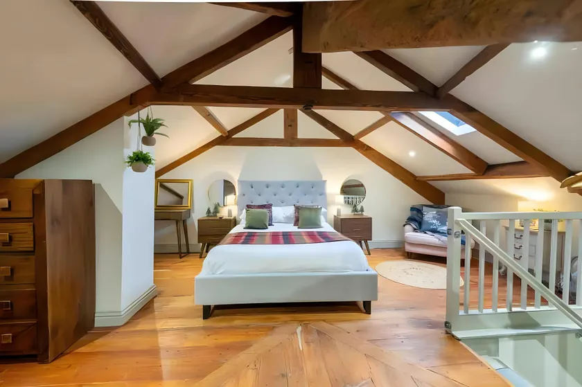 Little Apple Cottage- Free Parking, Hot tub, Fire, Town Centre - Image 1