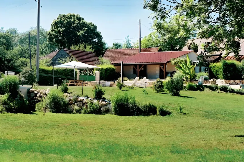 Holiday home with private pool in Montcléra - Image 1
