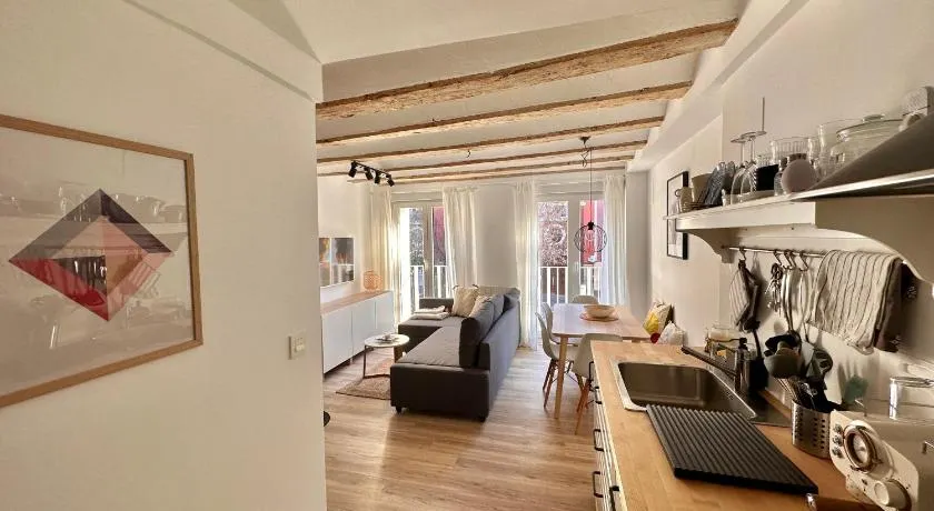 Laura's Haus - Image 1