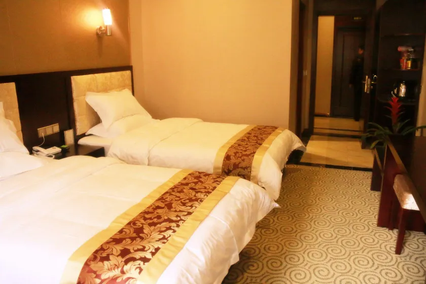 Century Jinyuan Hotel - Image 1