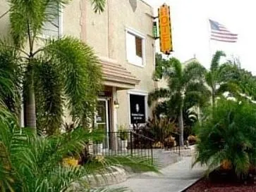 Hyde Park Hotel - Image 1