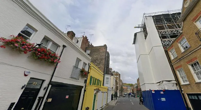 Hay's Mews 30 - Image 1