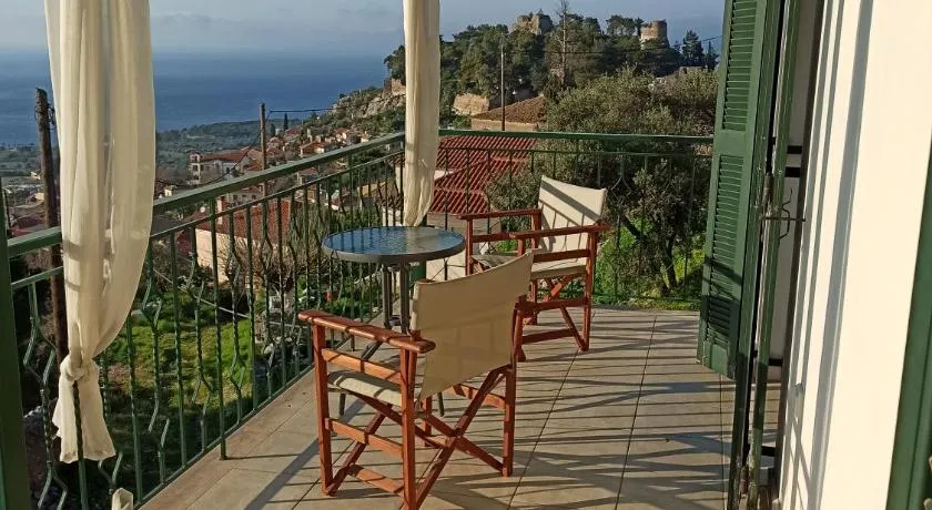 Kiparissia Castle & Sea view - Image 1
