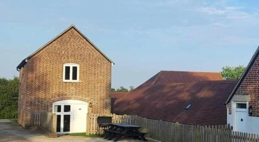 6 Abbey View, Battle, East Sussex - Image 1
