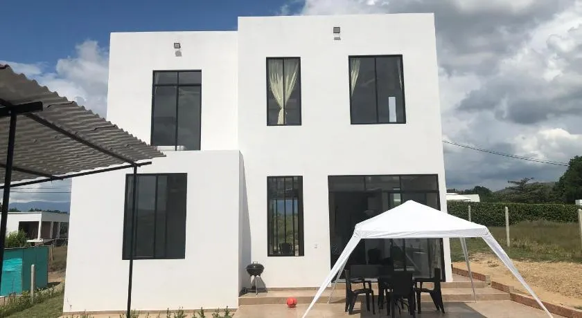 Villa con piscina privada y zona bbq en condominio - Image 1