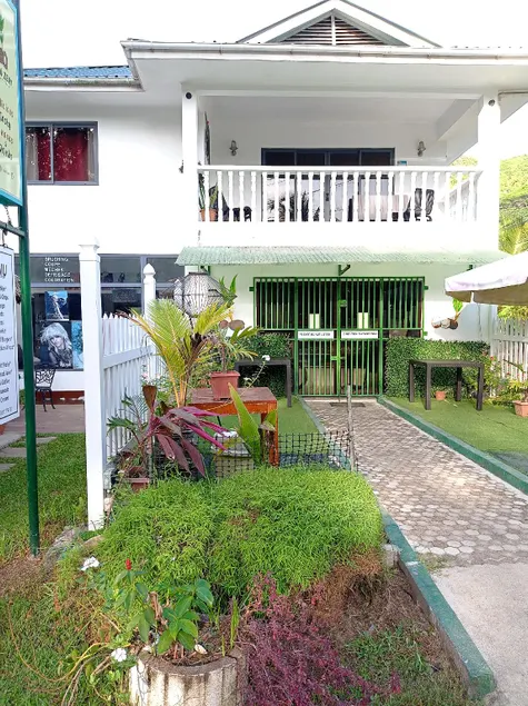 Les Forbans SelfCatering Apartment - Image 1