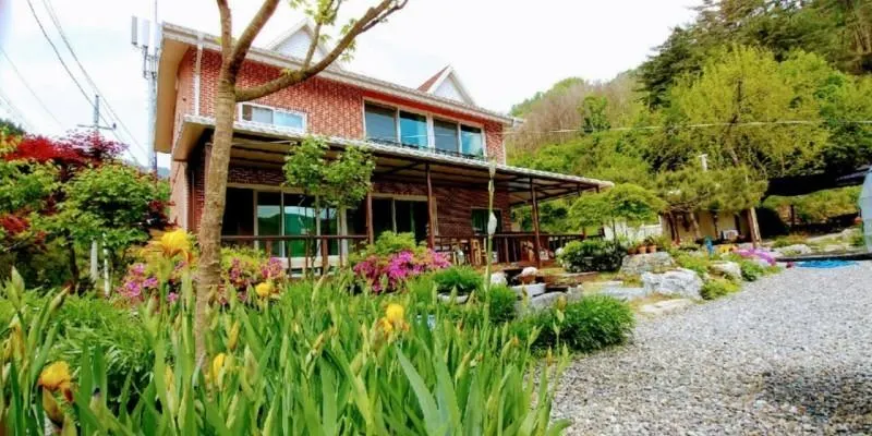 Wonju Gamaksan Hwangtobang Pension - Image 1