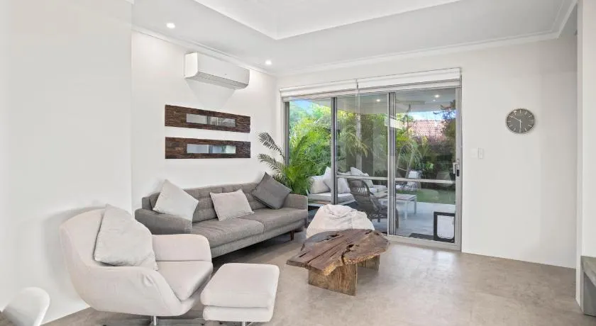 Ocean Cove Chalet - Image 1
