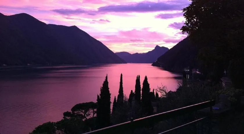 villa no lago Lugano (província de COMO) com vistas deslumbrantes - Image 1