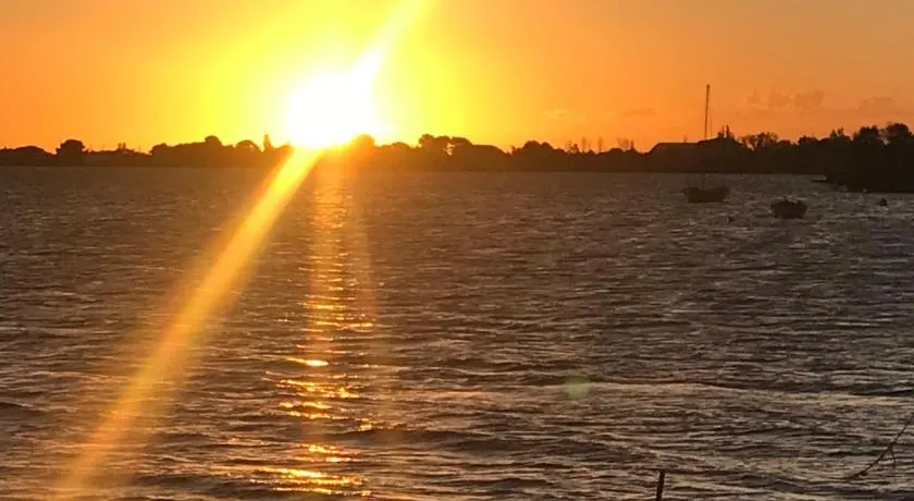 LA CASA SANILLS - Image 1