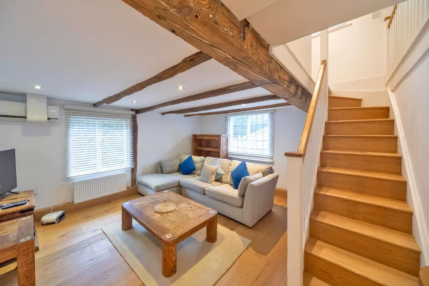 Charming 1 Bedroom Period Cottage in Sevenoaks - Image 1
