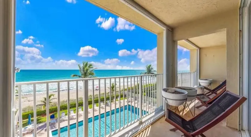 Hutchinson Island BeachFront Heated Pool Balcony Top Floor - Image 1