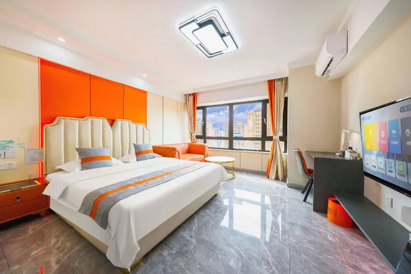 Love You Apartment (Huaqiang City Branch) - Image 1
