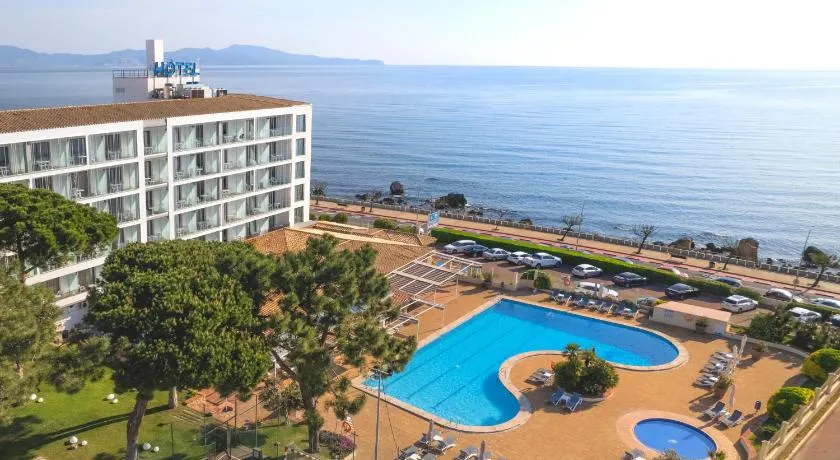 RVHotels Nieves Mar - Image 1