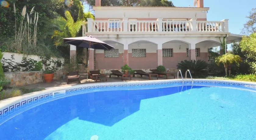 Villa mit Pool, 500m vom Strand entfernt, Klimaanlage, Heizung, Internet - Image 1