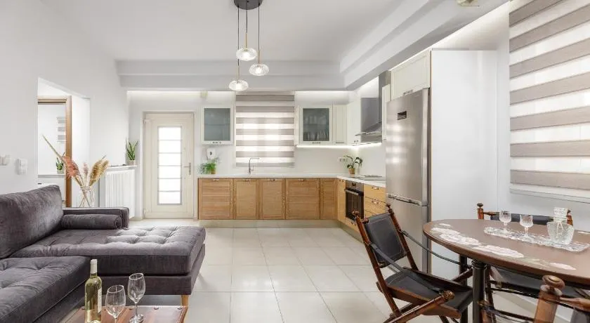 Historical Old Town Luxury Apartment - Image 1