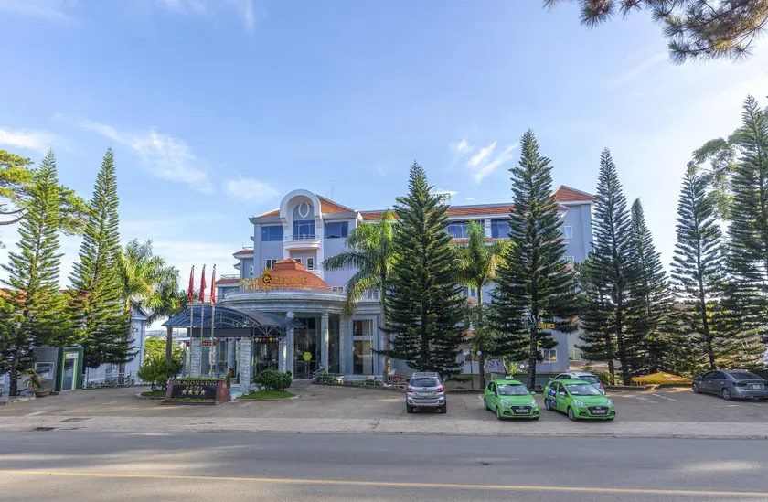 Dragon King Hotel - - Image 1