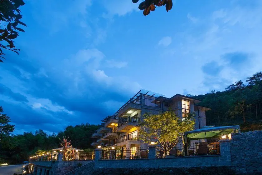 Qinyuan Shanju Private Garden Holiday Villa - Image 1