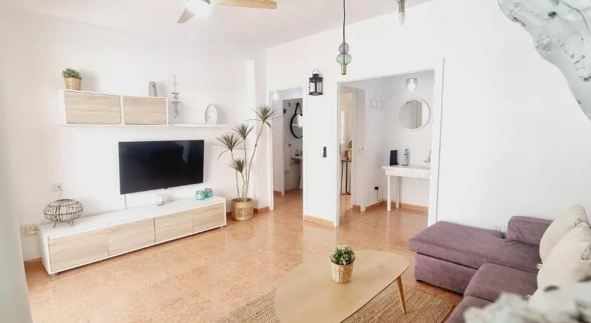 AGUILAS BEACH HOUSE - Excelente Ubicacion - Frente a Playa las Delicias - Image 1