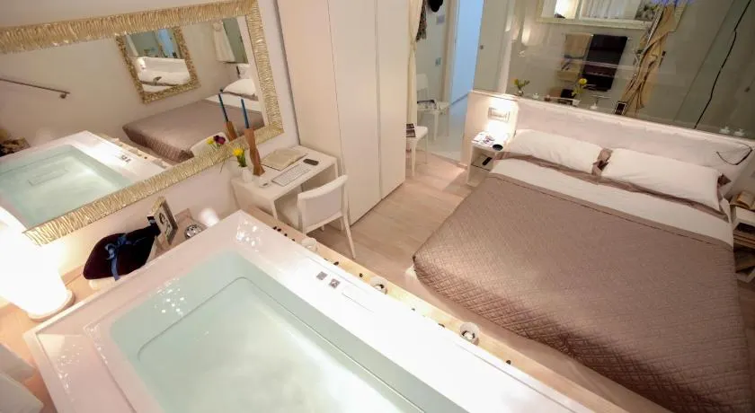 Conte Max Rooms - Image 1