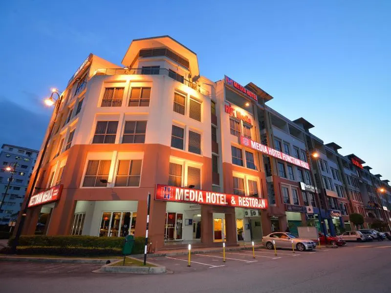 Media Hotel - Image 1