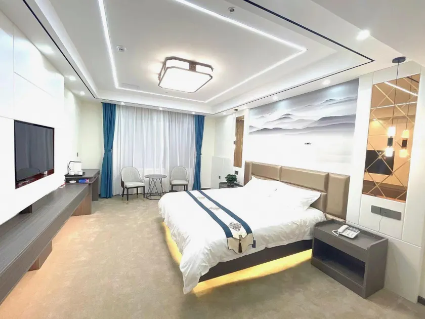 Lanmeng Hotel - Image 1