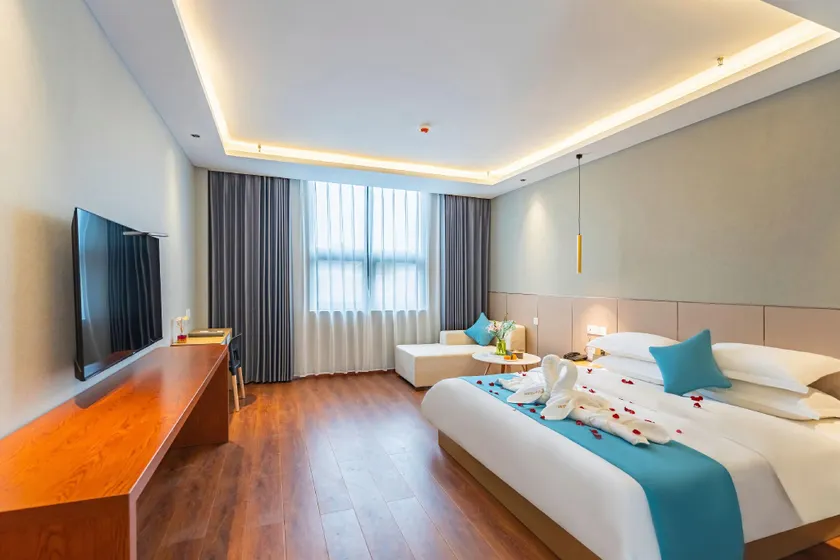 Chishui Cultural Palace Hotel (Yanjiahe Wetland Park) - Image 1