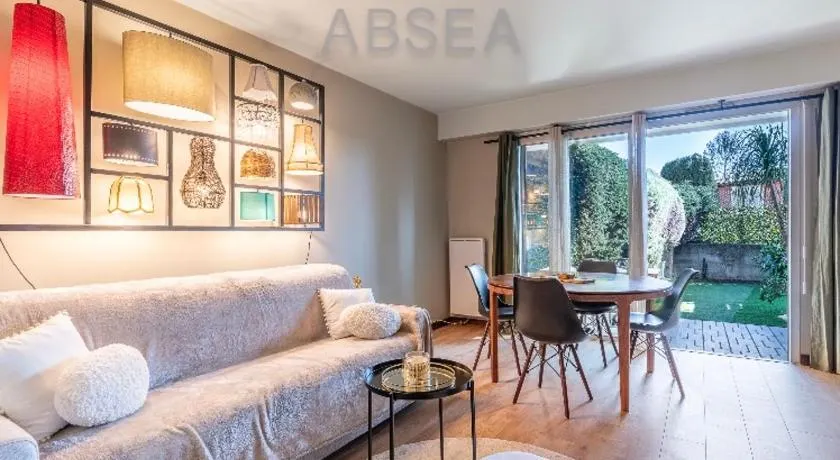 Nice Renovated Studio With Garden Pool Air Conditioning 4 Sleeps - Image 1