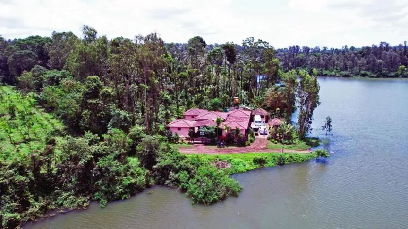 Walnut Estate Stay - Image 1