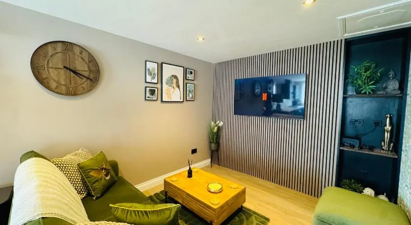 Station House - Platform 1 - 2 Bedrooms - Sleeps 3 - Image 1