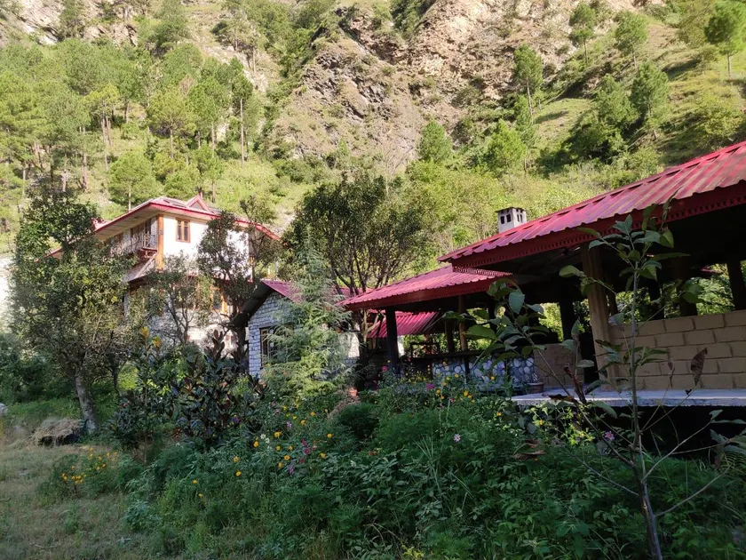 Devat Farm Cottages Tirthan Gushaini - Image 1
