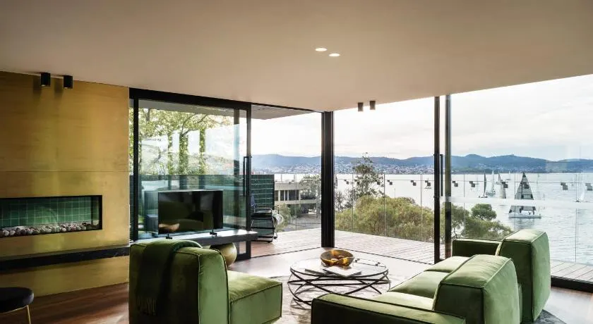 'Sydney' - Luxurious waterfront penthouse in Battery Point - Image 1