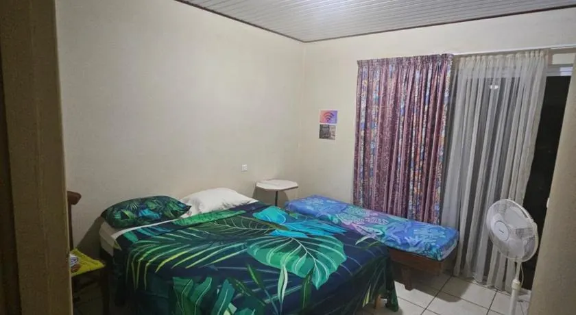 Private Room in our Home Stay by Kohutahia Lodge, 7 min by car to airport and town - Image 1