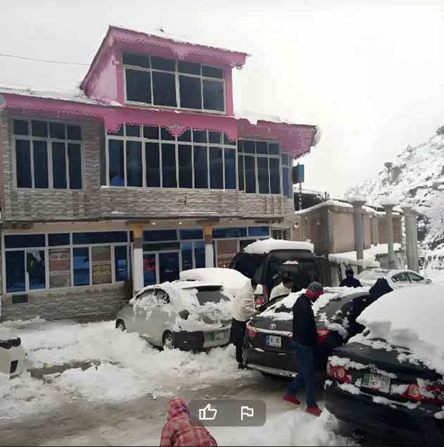Three Star Hotel & Restaurent Malam jabba swat - Image 1