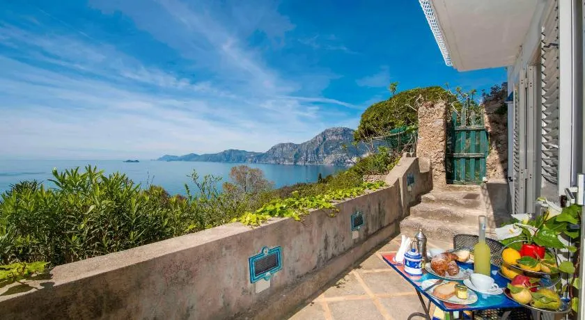 Appartement de vacances avec internet haut débit et terrasse | Vue mer - Image 1