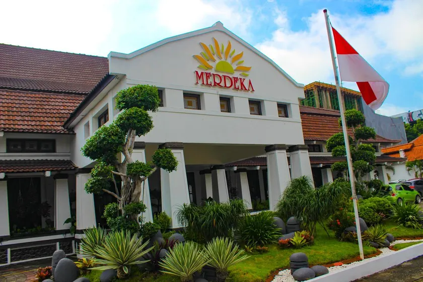 Hotel Merdeka Kediri - Image 1