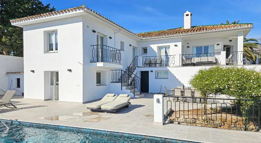 Villa mit privatem Pool, Terrasse und Garten | Perfekt für die Arbeit von Zuhause - Image 1