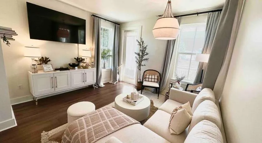 Stylish Cozy Family Cottage with Golf Cart - 1 mile to Dwntn Ocean Springs and beach - Image 1