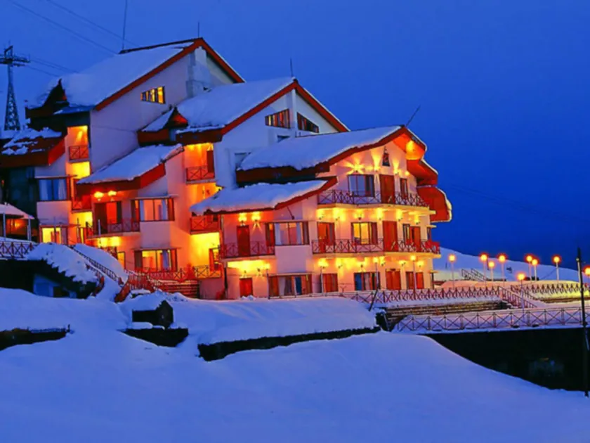 Clifftop Club - Image 1