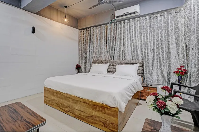 OYO Hotel Apple - Image 1