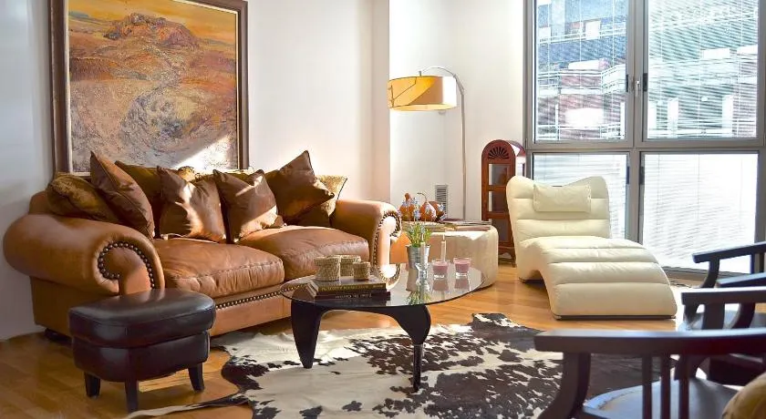 Livingstone by Bizflats Apartments near Plaça Espanya - Image 1