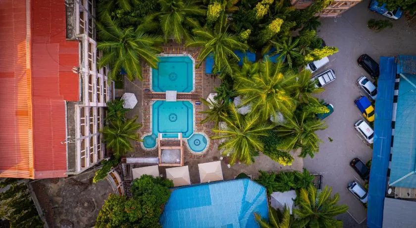 Premier Guest Residence Hotel - Image 1