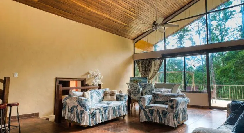 Casa Naranja en Cerro Azul - Image 1