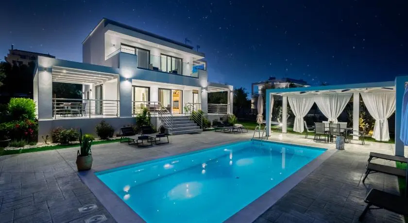 Johnny's White Luxury Villa - Image 1
